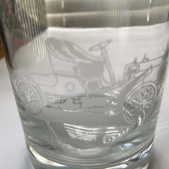 Two Vintage Whiskey Glasses Etched Vintage Cars - Picture 3 of 8